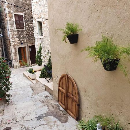 Room With Shared Bathroom House Gorica Šibenik Exterior foto